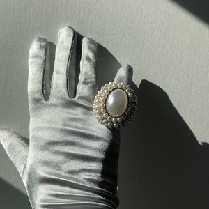 Faux Pearl cocktail ring! Adjustable! Vintage! Pre-loved! Excellent condition!